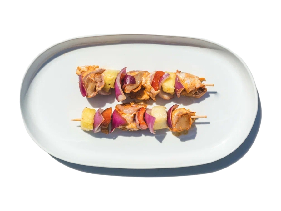 Куриные шашлычки с овощами на шпажках